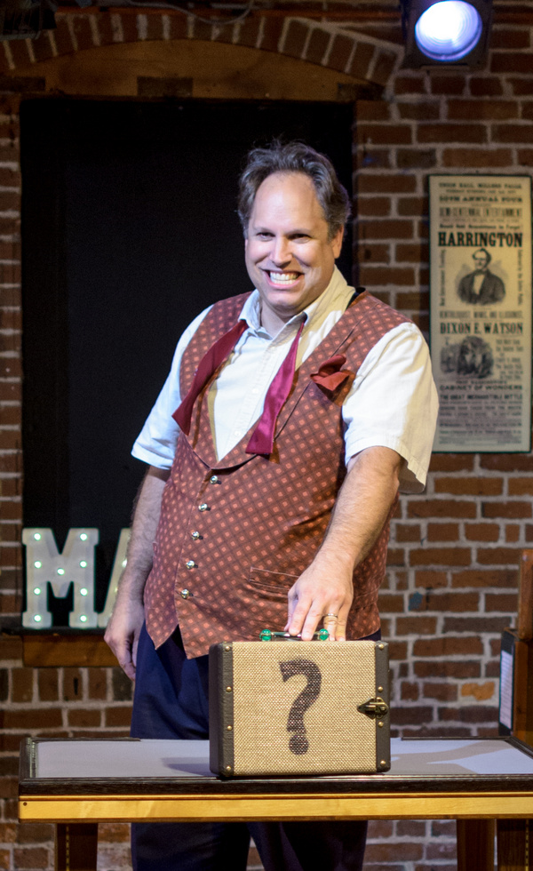 Photos: First Look at Andrew Pinard's DISCOVERING MAGIC at The Hatbox 