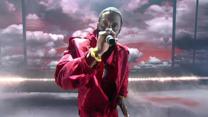 Photos: Inside the MTV VMAs With Taylor Swift, Nicki Minaj, Reneé Rapp & More Image