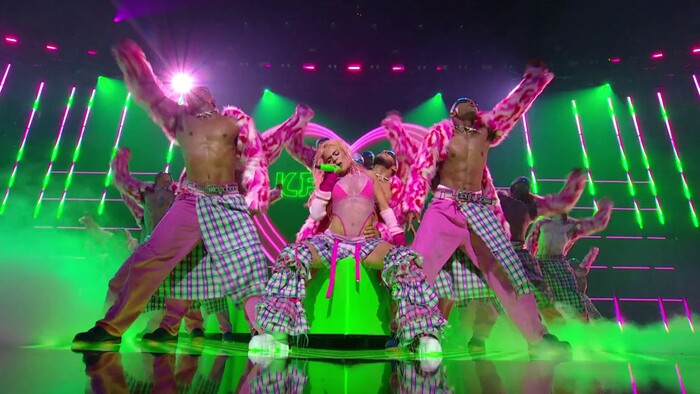 Photos: Inside the MTV VMAs With Taylor Swift, Nicki Minaj, Reneé Rapp & More Image
