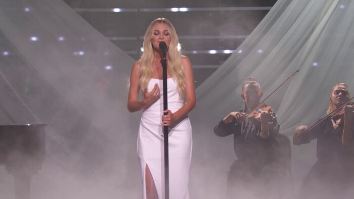 Photos: Inside the MTV VMAs With Taylor Swift, Nicki Minaj, Reneé Rapp & More Image
