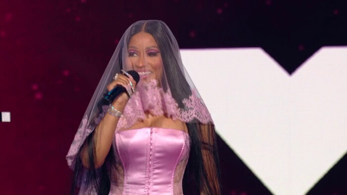 Photos: Inside the MTV VMAs With Taylor Swift, Nicki Minaj, Reneé Rapp & More Image