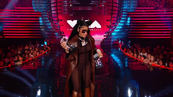 Photos: Inside the MTV VMAs With Taylor Swift, Nicki Minaj, Reneé Rapp & More Image