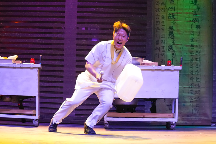 Photos: First Look at COOKIN' (NANTA 난타) at Children's Theatre Company 