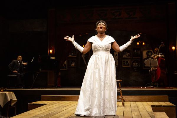 Photos: First Look: Tanea Renee As 'Billie Holiday' In Baltimore Center Stage's LADY DAY AT EMERSON'S BAR AND GRILL   Image