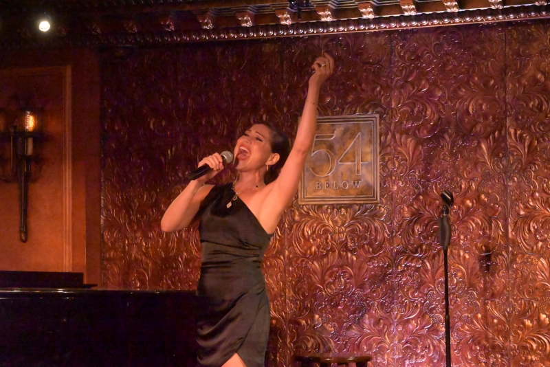Photos: Robert Driemeyer Debuts BROADWAY BARFLY at 54 Below Image
