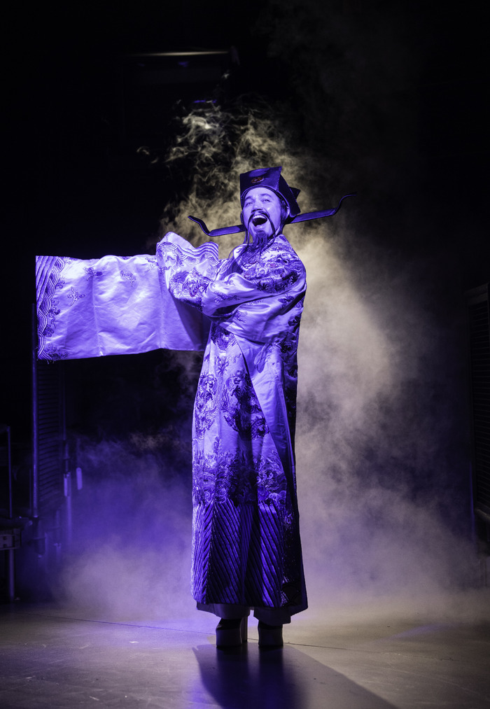 Photos: First Look at KING OF THE YEES at Signature Theatre Image