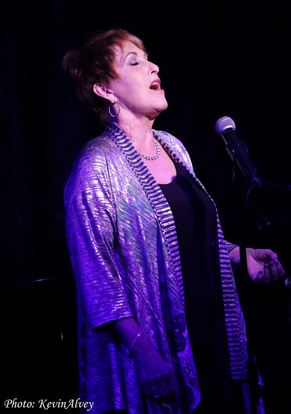 Photos: Singer/Songwriter Amanda McBroom Returns To Birdland Jazz 