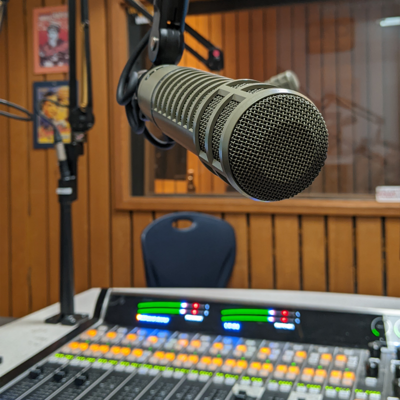Student Blog: How Theater Background Saved My Late Night Radio Show 