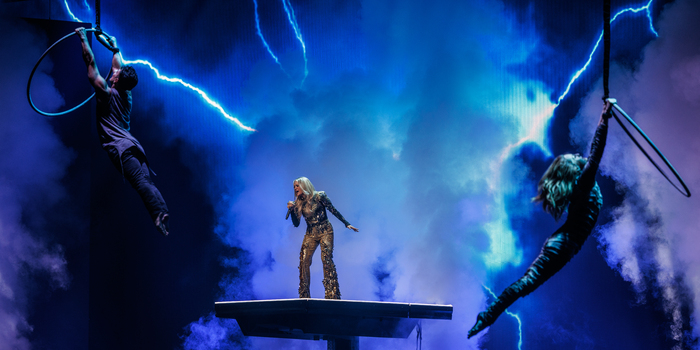 Photos: Carrie Underwood Returns to Resorts World Theatre in REFLECTION: The Las Vegas Residency 