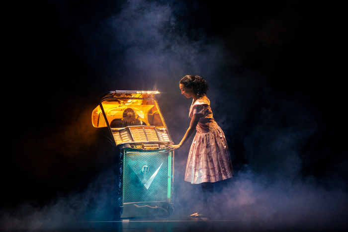 Photos: First Look at Carly Mercedes Dyer and More in THE DRIFTERS GIRL Tour Image