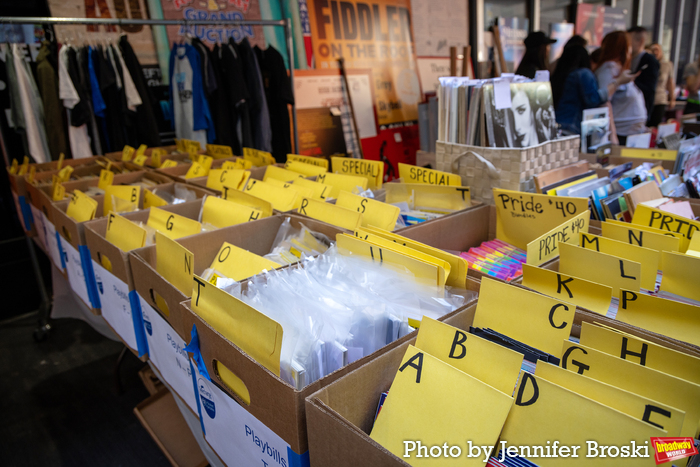 Photos: First Look at the 2023 Broadway Flea Market & Grand Auction Image