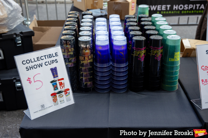 Photos: First Look at the 2023 Broadway Flea Market & Grand Auction Image