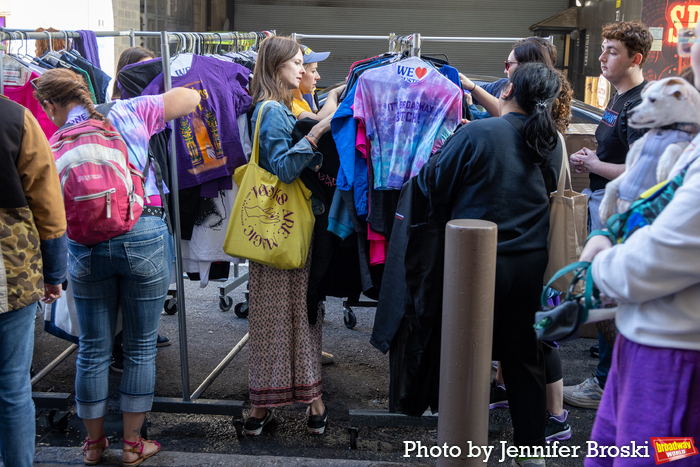 Photos: First Look at the 2023 Broadway Flea Market & Grand Auction Image