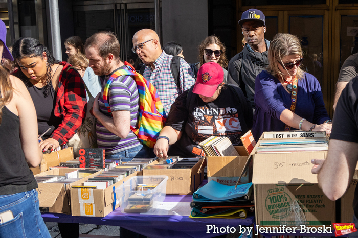 Photos: First Look at the 2023 Broadway Flea Market & Grand Auction Image