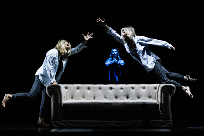 Photos: First Look at Julie Reiber, Benjamin Eakeley & Teralin Jones in JAGGED LITTLE PILL North American Tour Image
