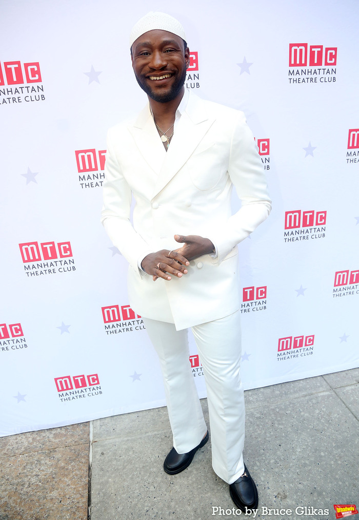 Photos: JAJA'S AFRICAN HAIR BRAIDING Cast Walks the Red Carpet on Opening Night Image
