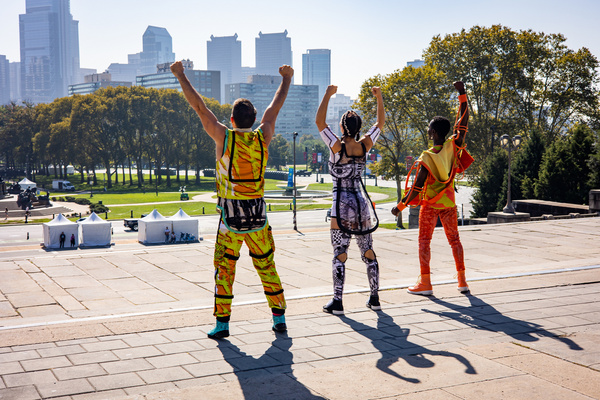Photos: Cirque Du Soleil BAZZAR Artists Visit Philadelphia Museum Of Art And LOVE Park 