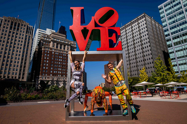 Photos: Cirque Du Soleil BAZZAR Artists Visit Philadelphia Museum Of Art And LOVE Park Image