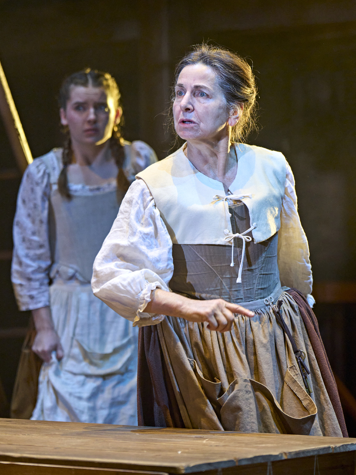 Photos: First Look at the West End Transfer of HAMNET Image
