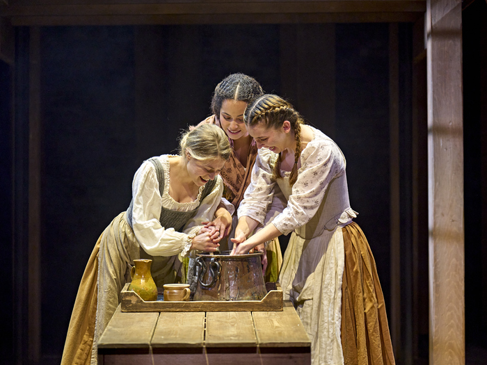 Photos: First Look at the West End Transfer of HAMNET Image
