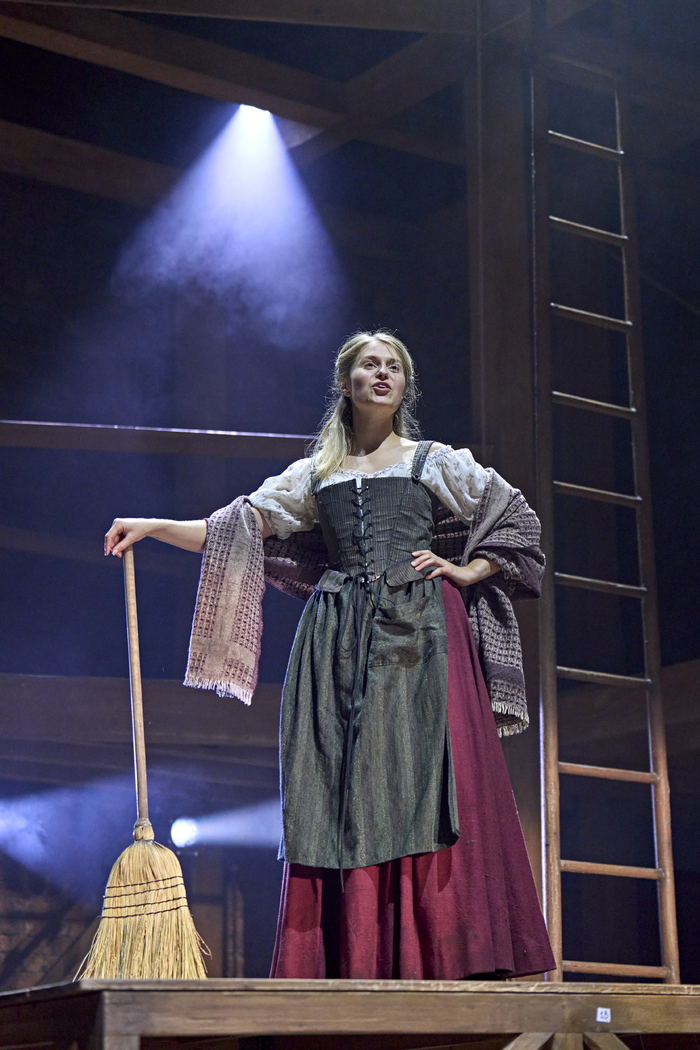 Photos: First Look at the West End Transfer of HAMNET Image