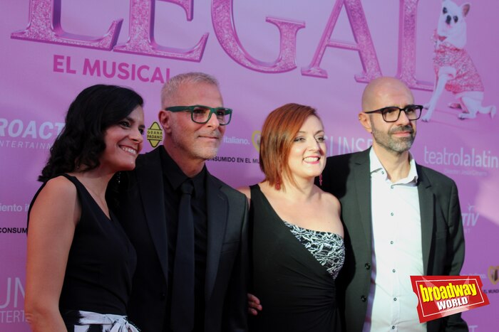 Photos: Noche de estreno de UNA RUBIA MUY LEGAL en el Teatro La Latina 