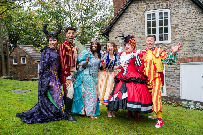 Photos: Wolverhampton Grand Theatre Launches SNOW WHITE Pantomime Image