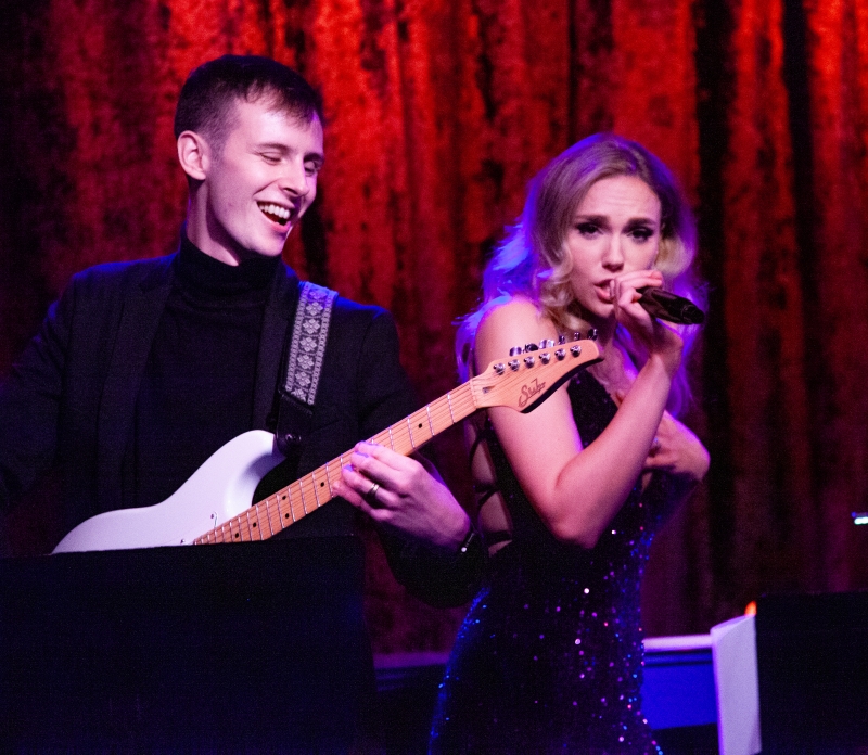 Review: Jen Brett Makes NYC Solo Show Debut At Birdland With MOSAIC Image