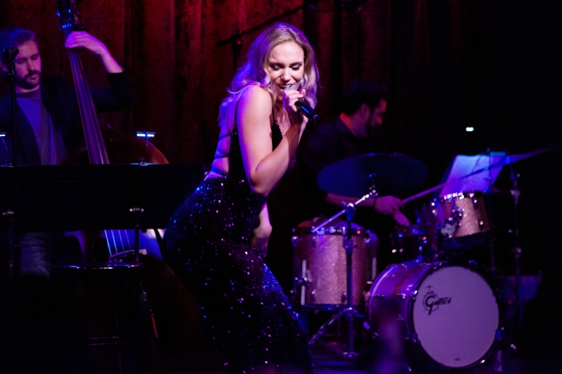 Review: Jen Brett Makes NYC Solo Show Debut At Birdland With MOSAIC Image