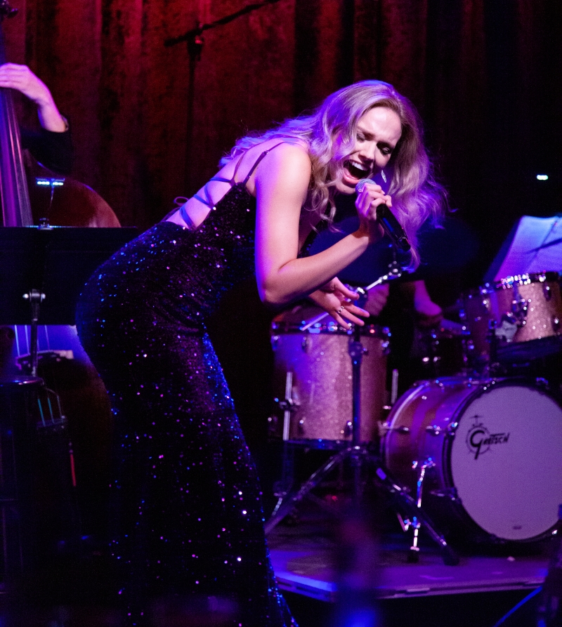 Review: Jen Brett Makes NYC Solo Show Debut At Birdland With MOSAIC Image