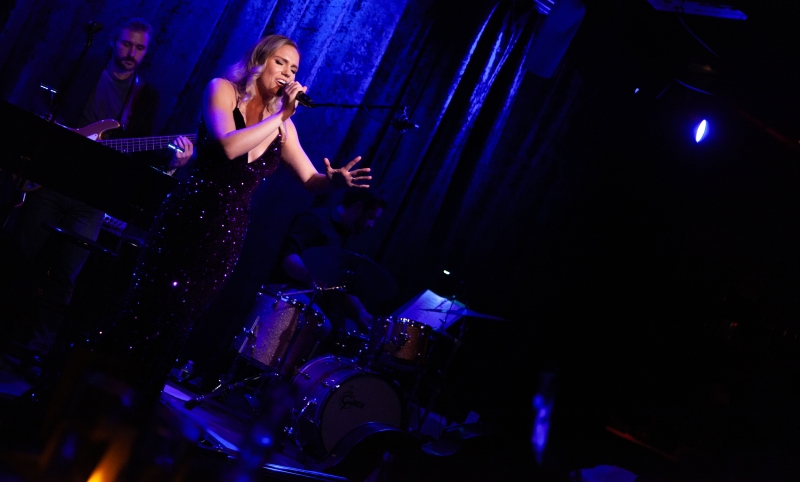 Review: Jen Brett Makes NYC Solo Show Debut At Birdland With MOSAIC Image