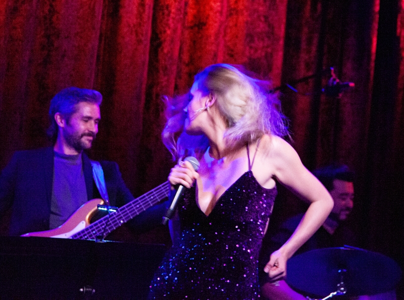 Review: Jen Brett Makes NYC Solo Show Debut At Birdland With MOSAIC Image
