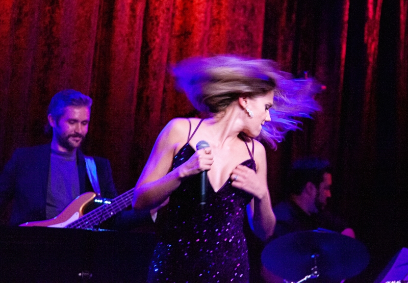 Review: Jen Brett Makes NYC Solo Show Debut At Birdland With MOSAIC Image