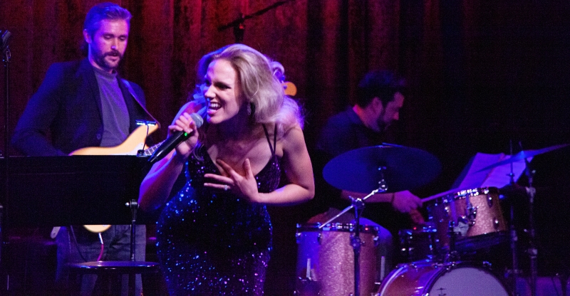 Review: Jen Brett Makes NYC Solo Show Debut At Birdland With MOSAIC Image