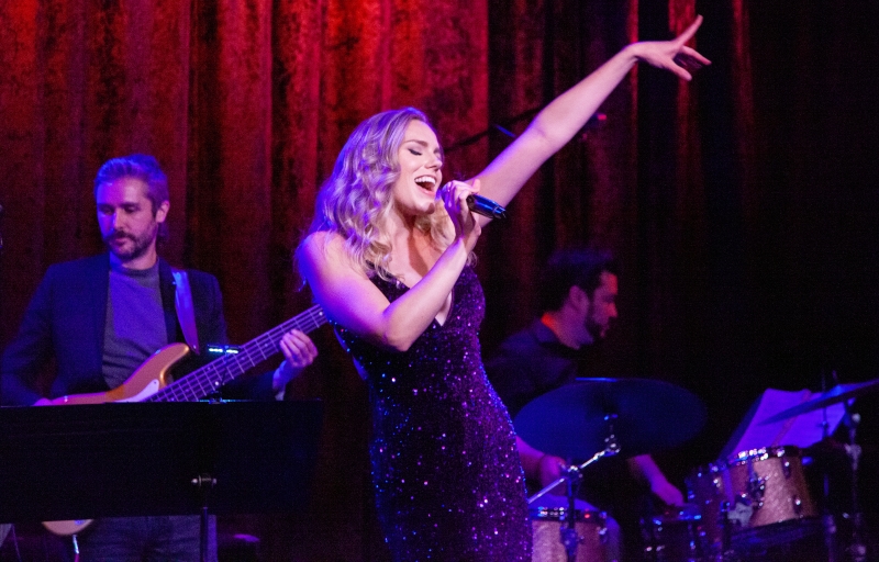 Review: Jen Brett Makes NYC Solo Show Debut At Birdland With MOSAIC Image