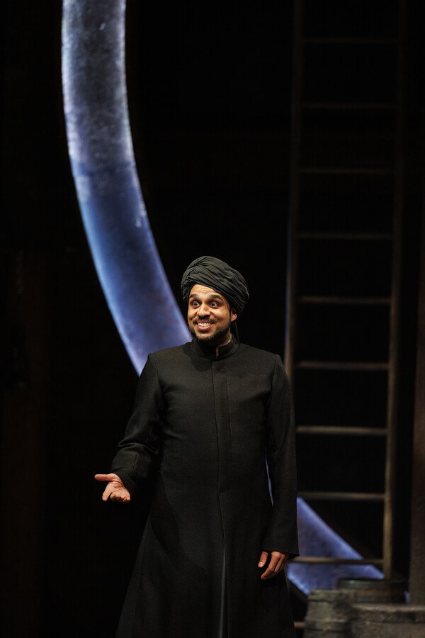 Review: THE EMPRESS, Lyric Hammersmith Image