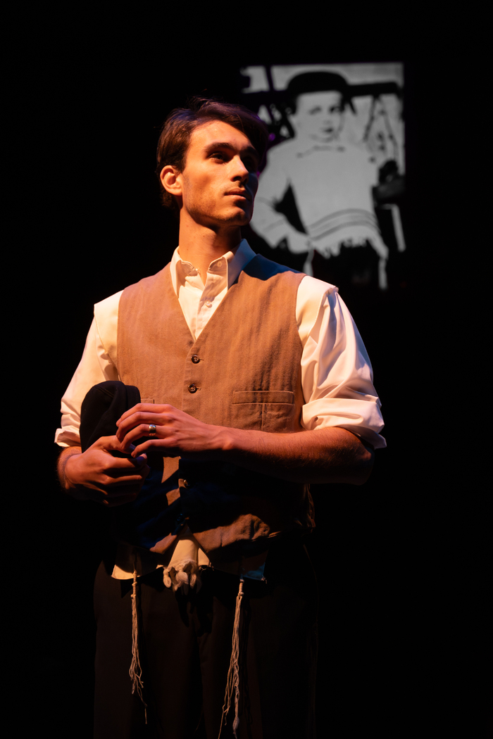 Photos: First Look At THE IMMIGRANT At The New Jewish Theatre Image