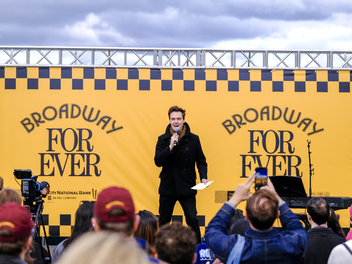 Photos/Video: Leslie Odom, Jr. Hosts BROADWAY FOREVER Concert With Alex Newell, Adam Pascal, Shoshana Bean, and More!  Image