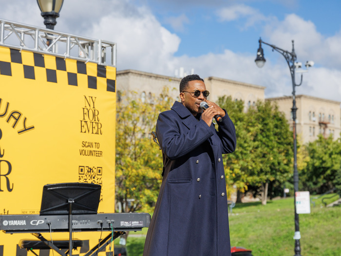 Photos/Video: Leslie Odom, Jr. Hosts BROADWAY FOREVER Concert With Alex Newell, Adam Pascal, Shoshana Bean, and More!  Image