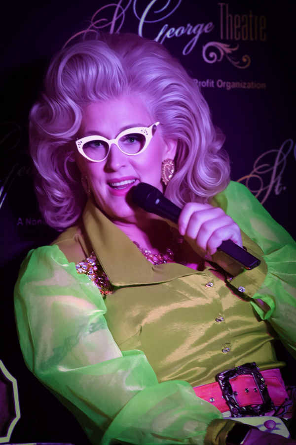 Photos: Doris Dear Returns Home To Staten Island For A Night Of Nostalgia At The St. George Theatre Image