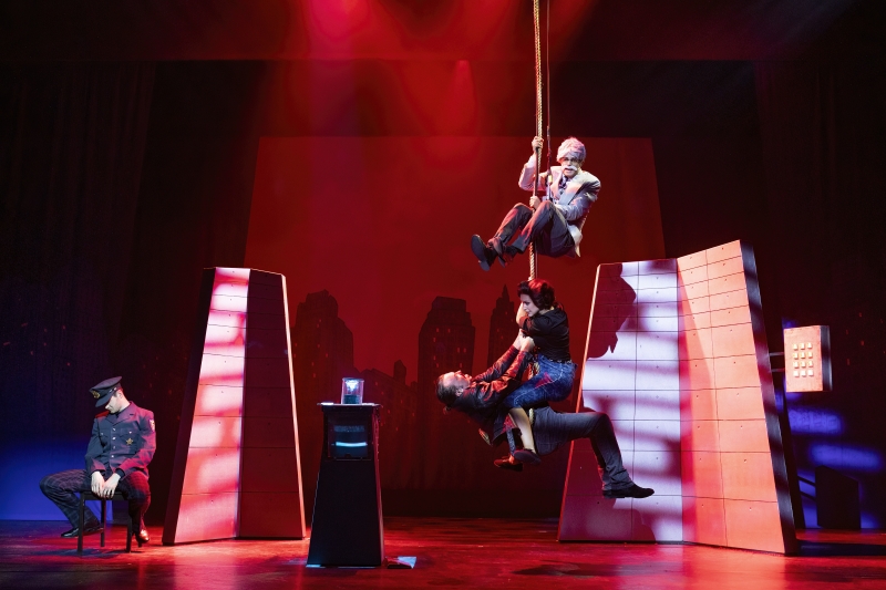 Review: DE KOMEDIE OVER EEN BANK OVERVAL at De Goudse Schouwburg! Image