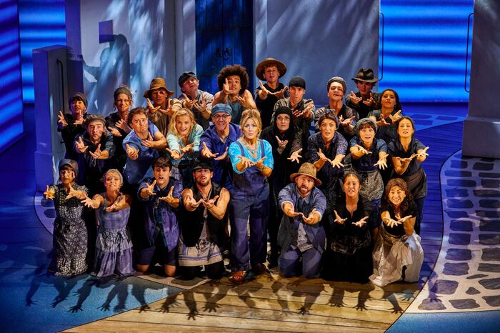 Photos/Video: First Look at the New Cast of MAMMA MIA! in the West End Image