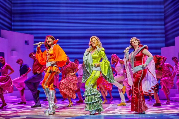 Photos/Video: First Look at the New Cast of MAMMA MIA! in the West End Image
