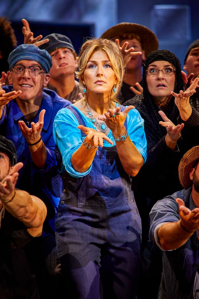 Photos/Video: First Look at the New Cast of MAMMA MIA! in the West End Image