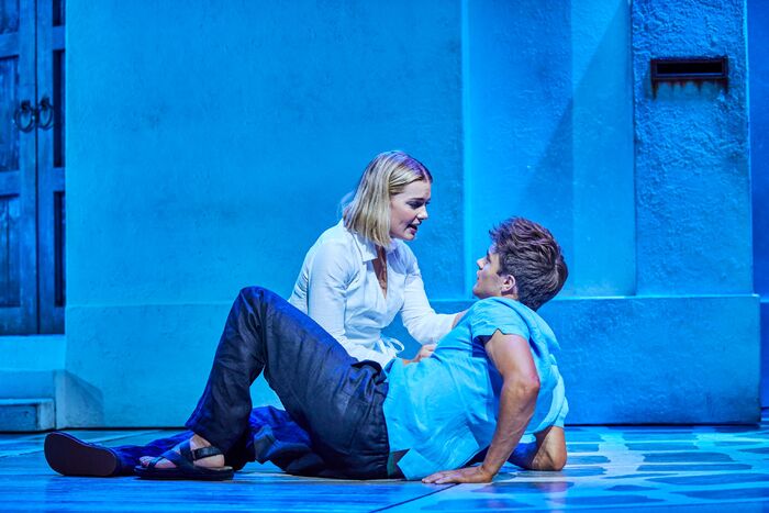Photos/Video: First Look at the New Cast of MAMMA MIA! in the West End Image