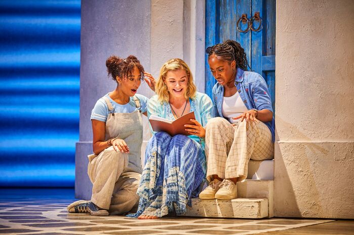 Photos/Video: First Look at the New Cast of MAMMA MIA! in the West End Image