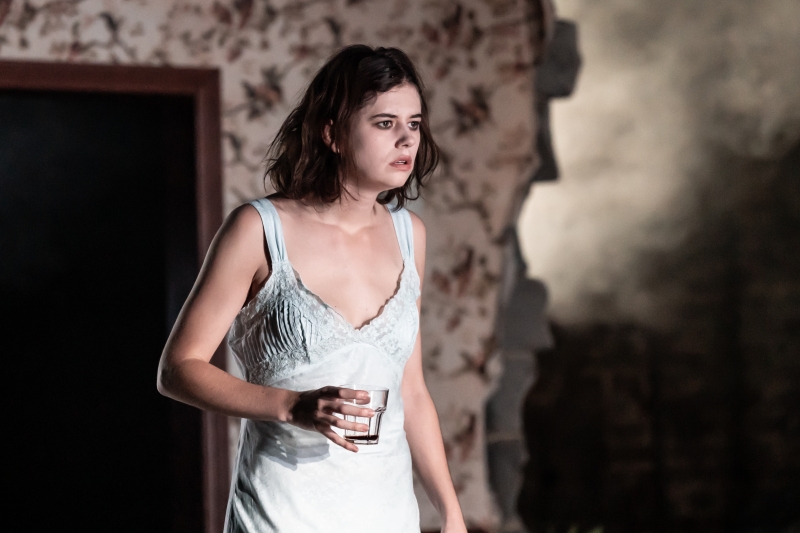 Review: PORTIA COUGHLAN, Almeida Theatre Image