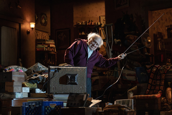 Photos: First Look At Danny DeVito and Cast In I NEED THAT On Broadway Image