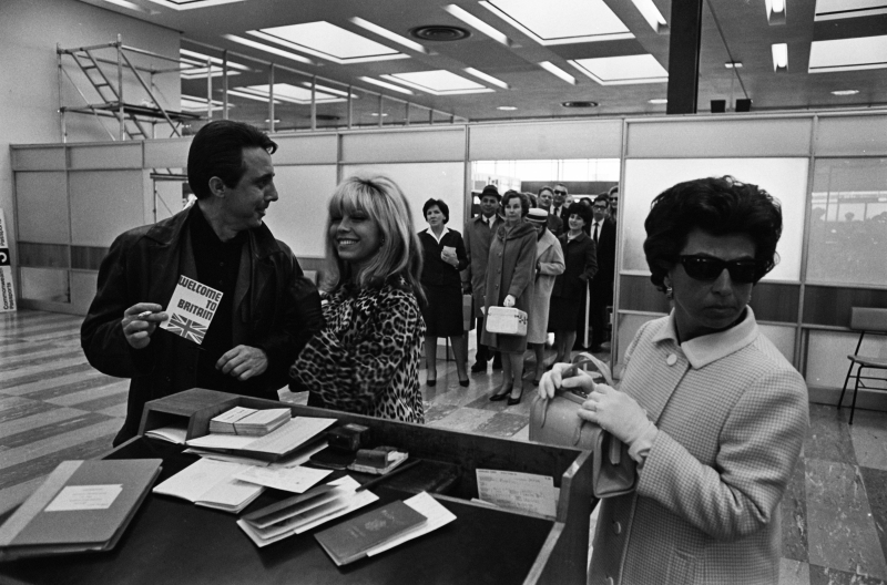 Album Review: Don't Walk, RUN To Get NANCY SINATRA KEEP WALKIN': SINGLES, DEMOS & RARITIES 1965 - 1978 Image