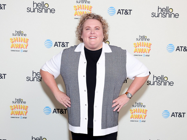 Photos: Witherspoon, Garner, Kaling, Ross, & More Attend Hello Sunshine's Inaugural SHINE AWAY Event Image